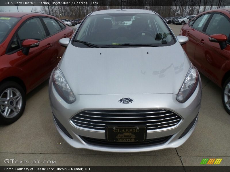 Ingot Silver / Charcoal Black 2019 Ford Fiesta SE Sedan