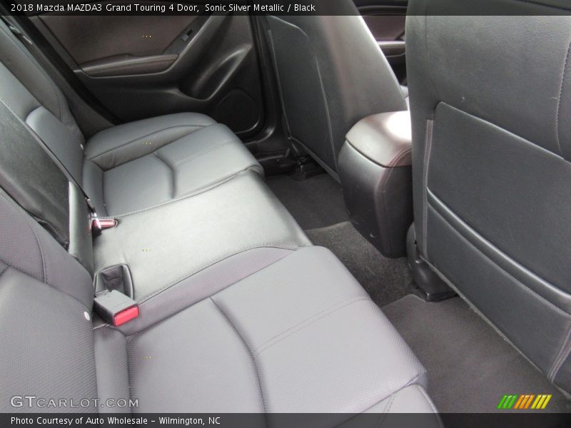 Sonic Silver Metallic / Black 2018 Mazda MAZDA3 Grand Touring 4 Door
