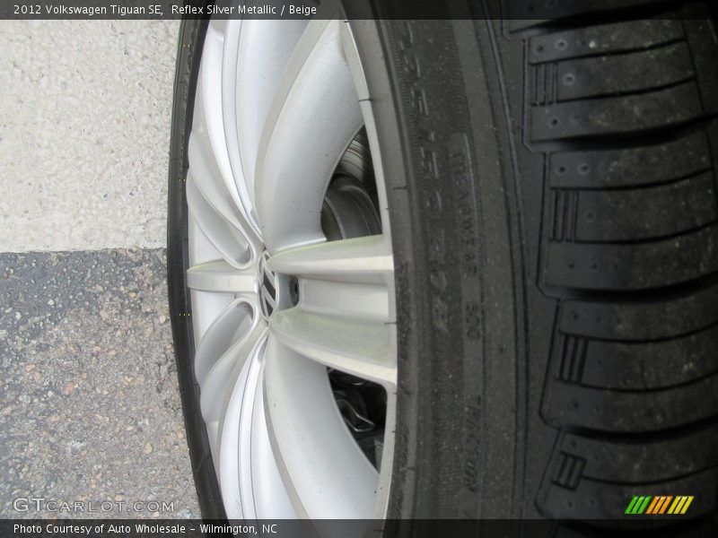 Reflex Silver Metallic / Beige 2012 Volkswagen Tiguan SE