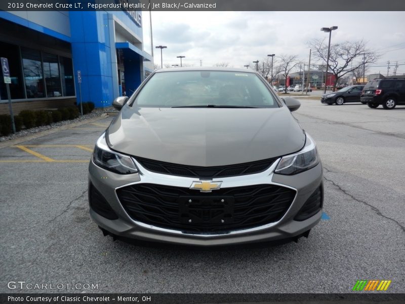 Pepperdust Metallic / Jet Black/­Galvanized 2019 Chevrolet Cruze LT