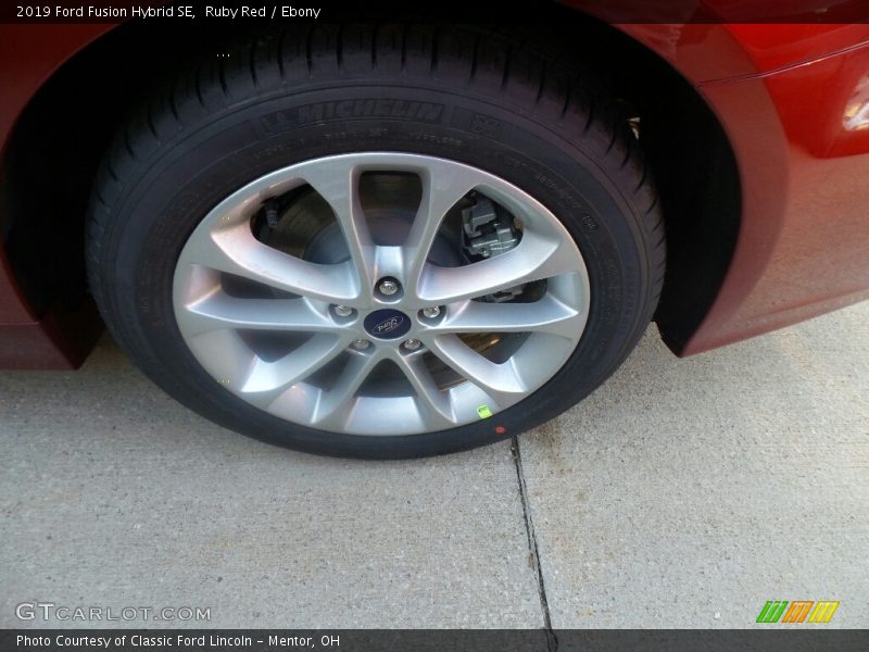 Ruby Red / Ebony 2019 Ford Fusion Hybrid SE