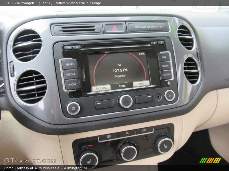 Reflex Silver Metallic / Beige 2012 Volkswagen Tiguan SE