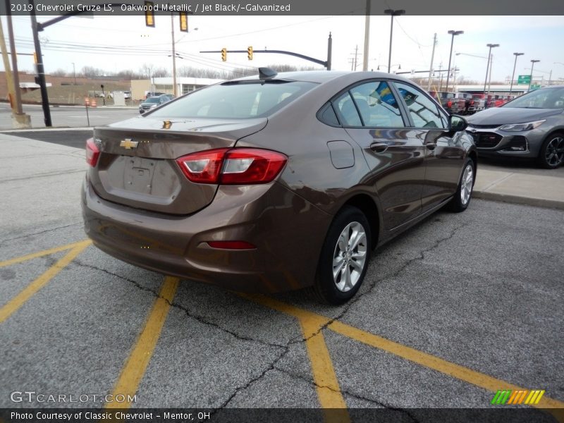 Oakwood Metallic / Jet Black/­Galvanized 2019 Chevrolet Cruze LS