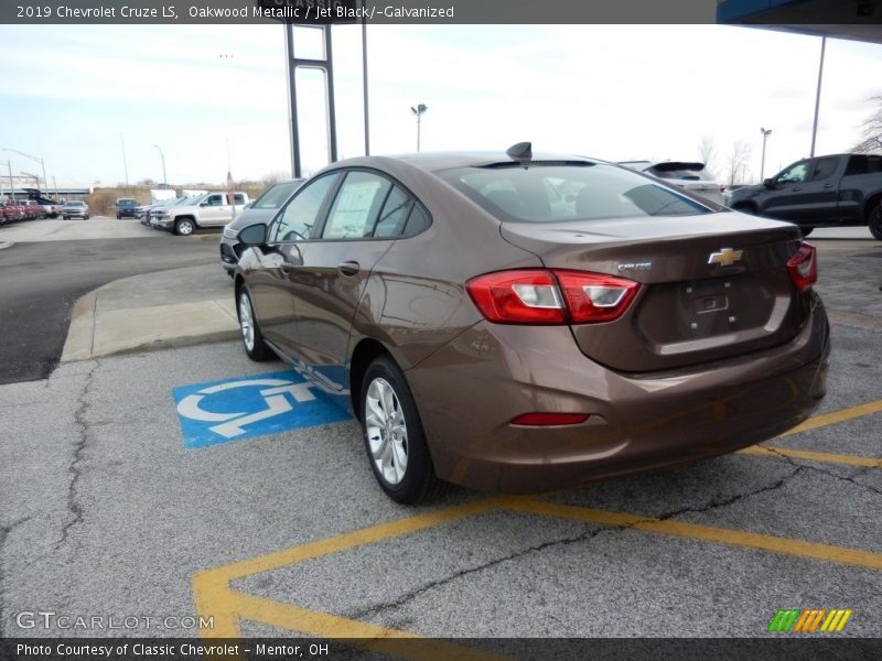 Oakwood Metallic / Jet Black/­Galvanized 2019 Chevrolet Cruze LS