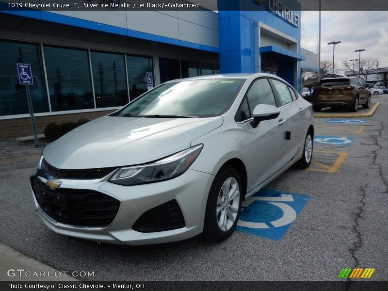 Silver Ice Metallic / Jet Black/­Galvanized 2019 Chevrolet Cruze LT