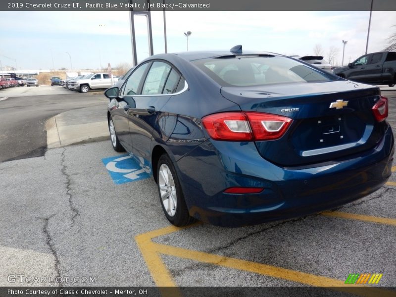 Pacific Blue Metallic / Jet Black/­Galvanized 2019 Chevrolet Cruze LT