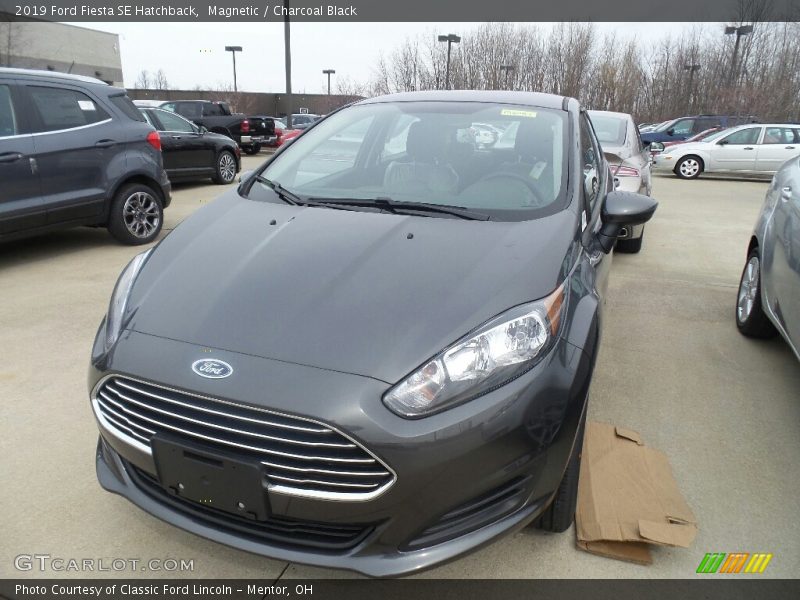Magnetic / Charcoal Black 2019 Ford Fiesta SE Hatchback