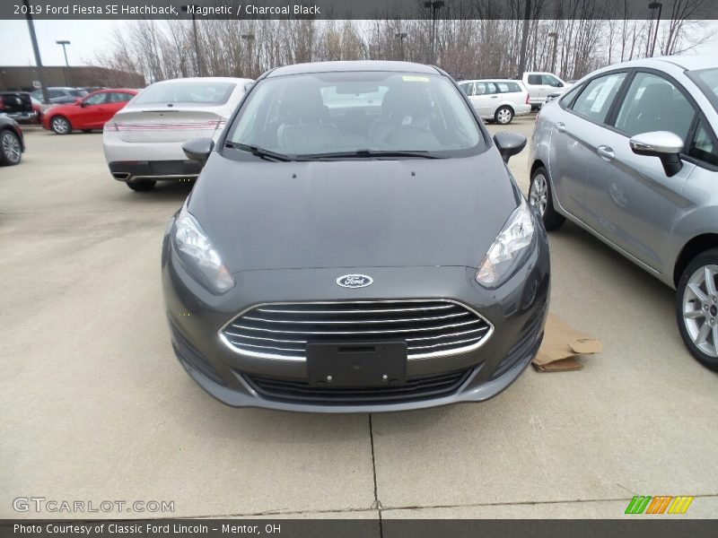 Magnetic / Charcoal Black 2019 Ford Fiesta SE Hatchback