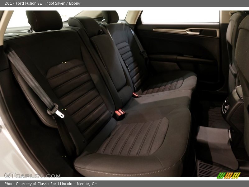 Ingot Silver / Ebony 2017 Ford Fusion SE