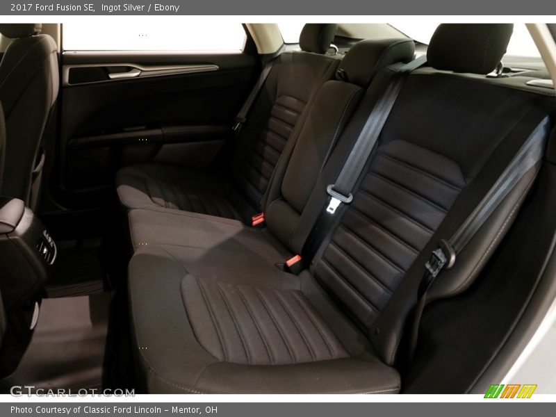 Ingot Silver / Ebony 2017 Ford Fusion SE