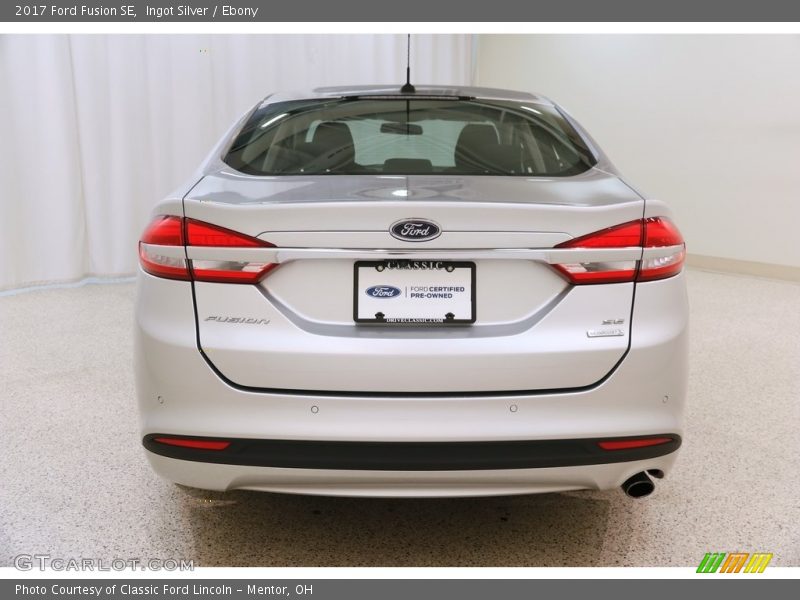 Ingot Silver / Ebony 2017 Ford Fusion SE