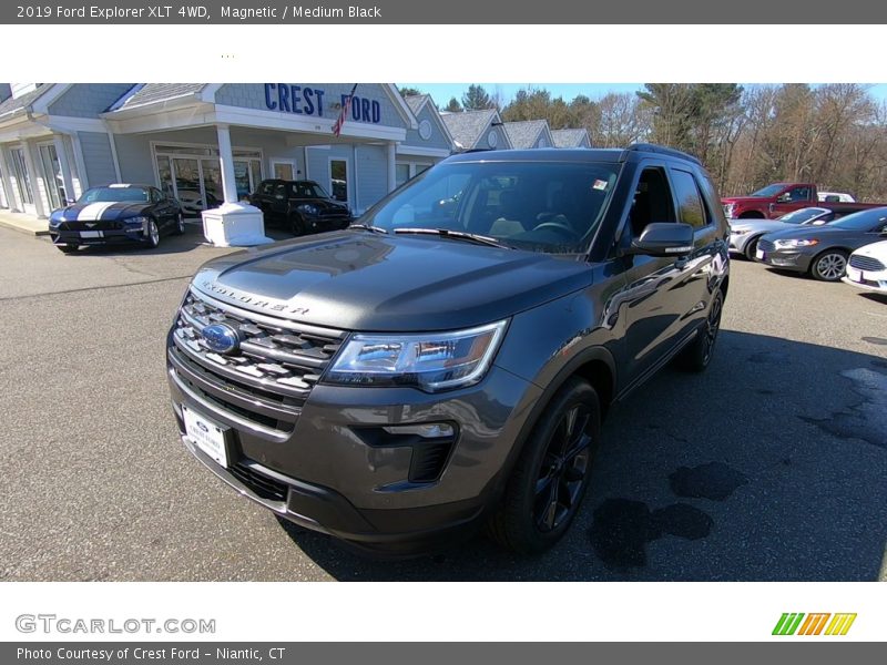 Magnetic / Medium Black 2019 Ford Explorer XLT 4WD