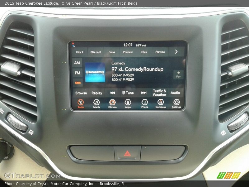 Olive Green Pearl / Black/Light Frost Beige 2019 Jeep Cherokee Latitude