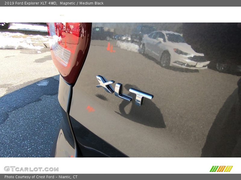 Magnetic / Medium Black 2019 Ford Explorer XLT 4WD