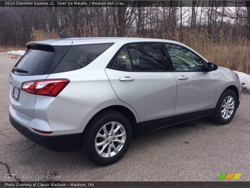 Silver Ice Metallic / Medium Ash Gray 2019 Chevrolet Equinox LS