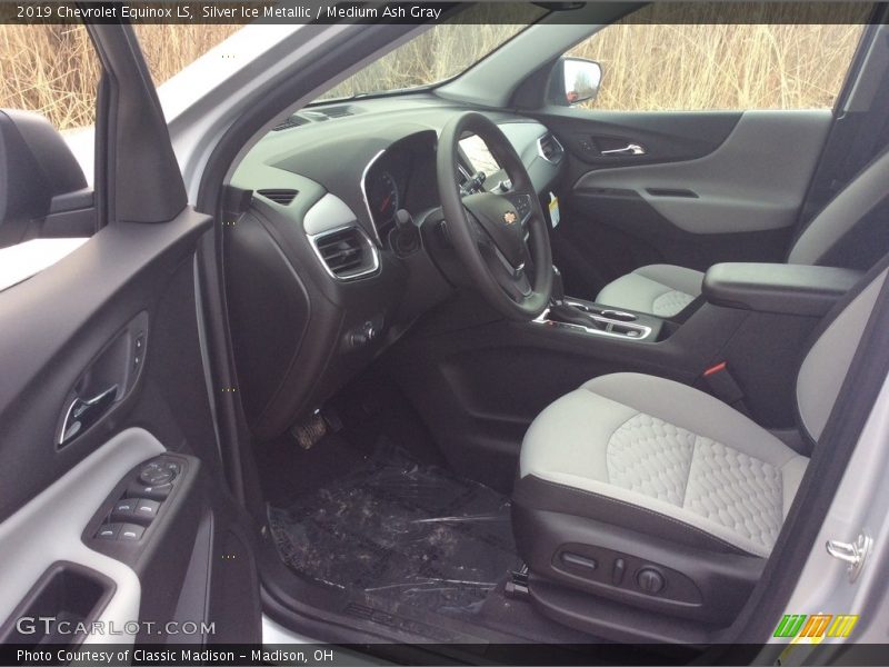 Silver Ice Metallic / Medium Ash Gray 2019 Chevrolet Equinox LS