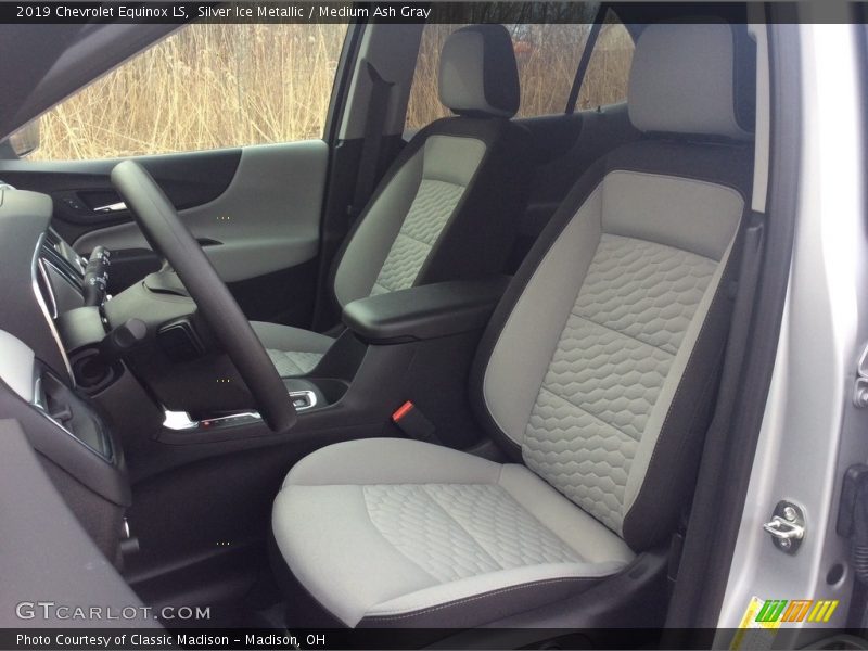 Silver Ice Metallic / Medium Ash Gray 2019 Chevrolet Equinox LS