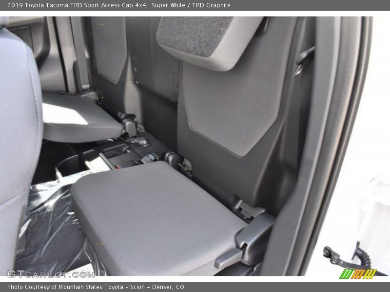 Super White / TRD Graphite 2019 Toyota Tacoma TRD Sport Access Cab 4x4