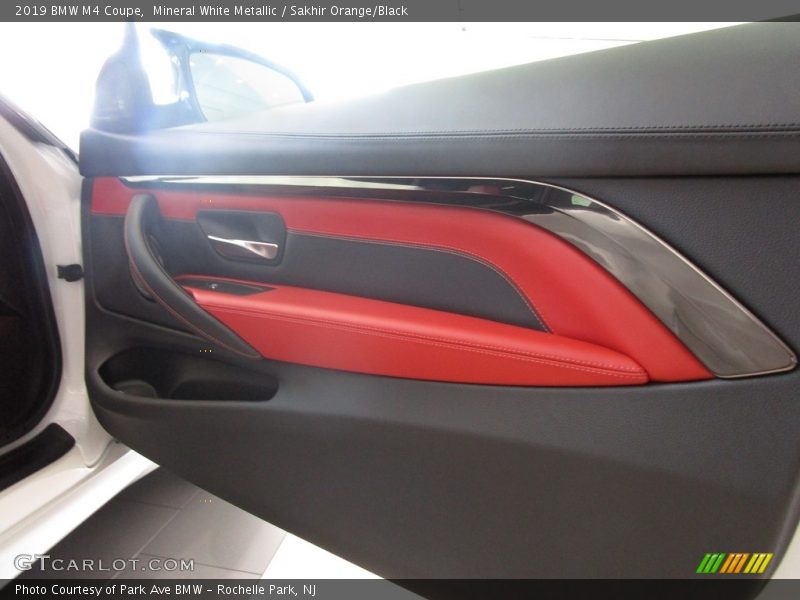 Mineral White Metallic / Sakhir Orange/Black 2019 BMW M4 Coupe