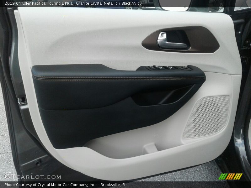 Granite Crystal Metallic / Black/Alloy 2019 Chrysler Pacifica Touring L Plus