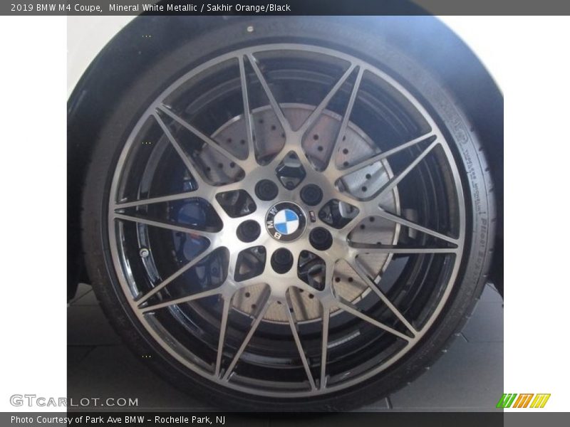 Mineral White Metallic / Sakhir Orange/Black 2019 BMW M4 Coupe