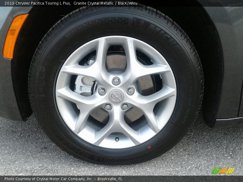Granite Crystal Metallic / Black/Alloy 2019 Chrysler Pacifica Touring L Plus
