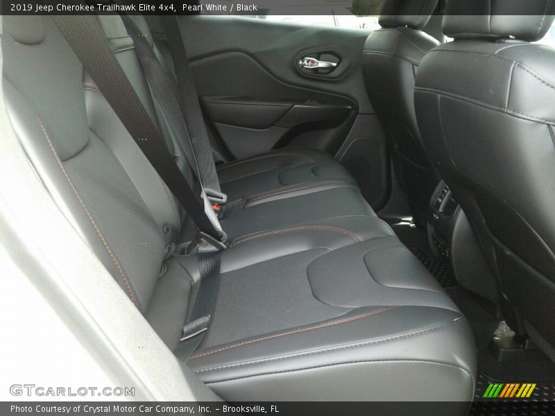 Pearl White / Black 2019 Jeep Cherokee Trailhawk Elite 4x4