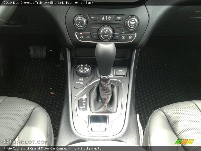 Pearl White / Black 2019 Jeep Cherokee Trailhawk Elite 4x4