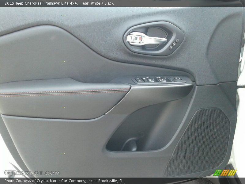 Pearl White / Black 2019 Jeep Cherokee Trailhawk Elite 4x4