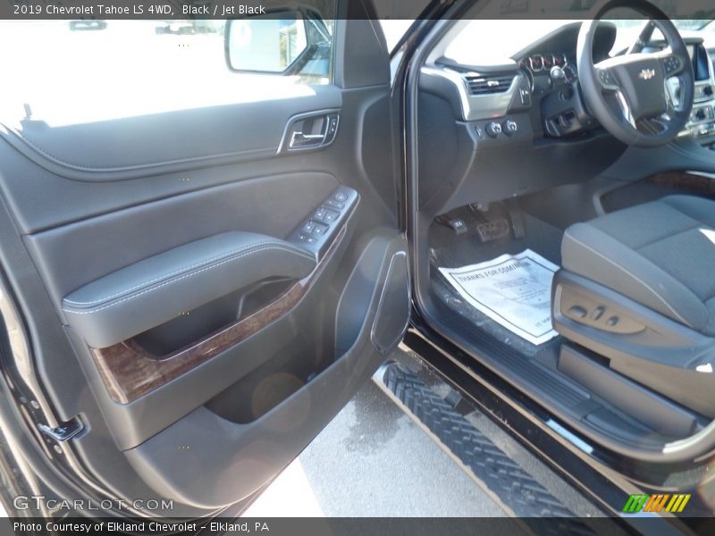 Black / Jet Black 2019 Chevrolet Tahoe LS 4WD