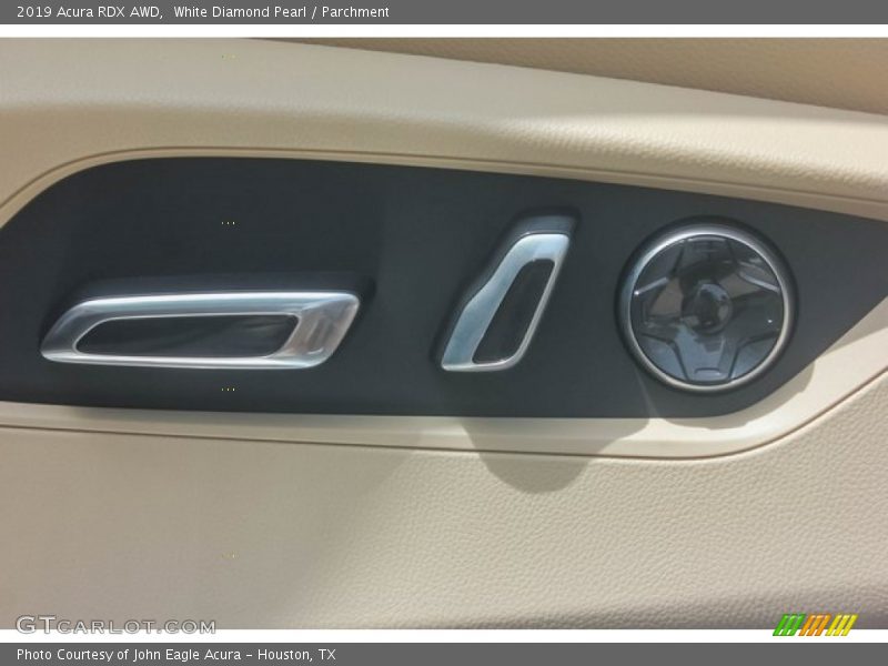 White Diamond Pearl / Parchment 2019 Acura RDX AWD