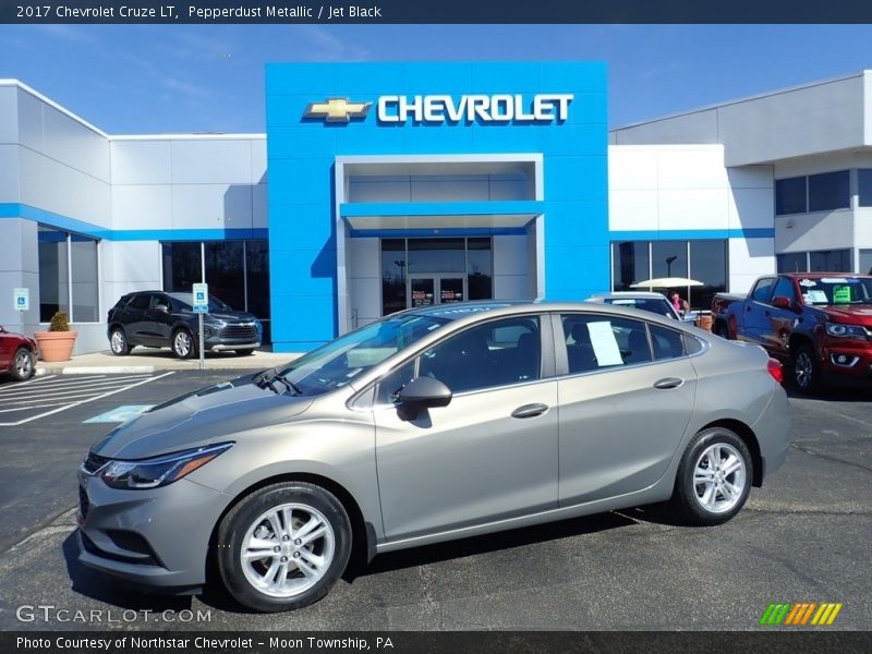 Pepperdust Metallic / Jet Black 2017 Chevrolet Cruze LT