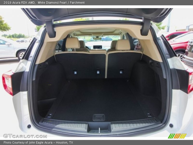 White Diamond Pearl / Parchment 2019 Acura RDX AWD