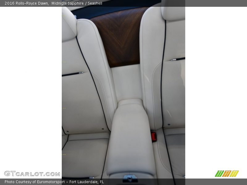Midnight Sapphire / Seashell 2016 Rolls-Royce Dawn