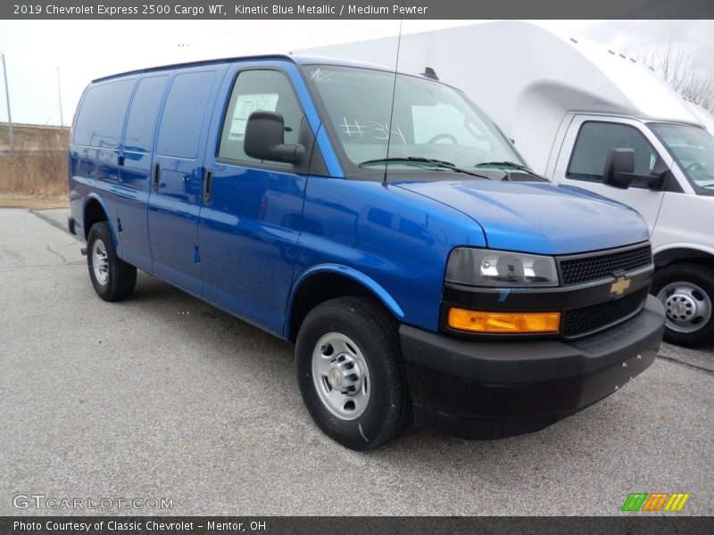 Front 3/4 View of 2019 Express 2500 Cargo WT