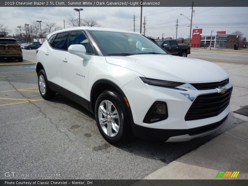 Front 3/4 View of 2019 Blazer 2.5L Cloth