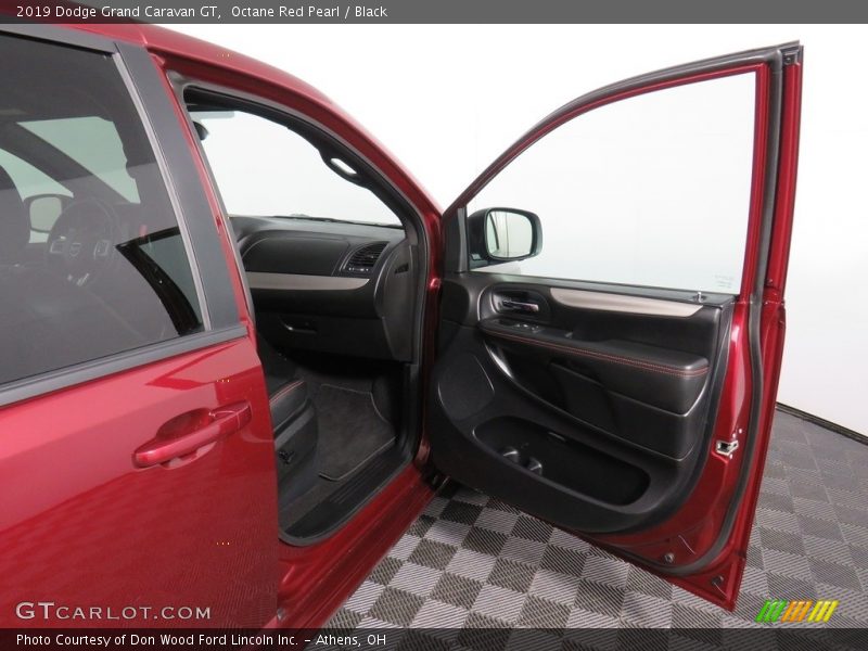 Octane Red Pearl / Black 2019 Dodge Grand Caravan GT