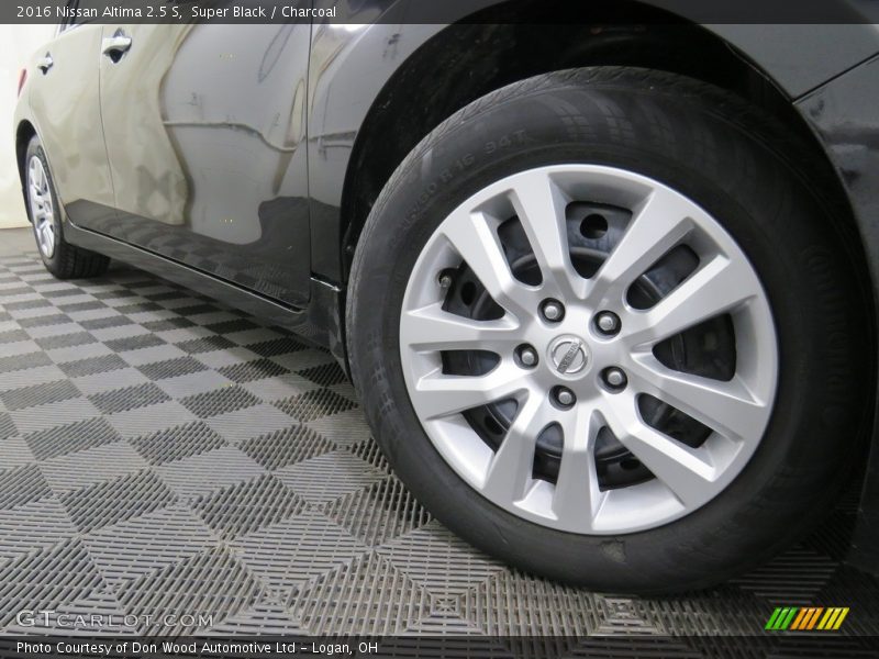 Super Black / Charcoal 2016 Nissan Altima 2.5 S