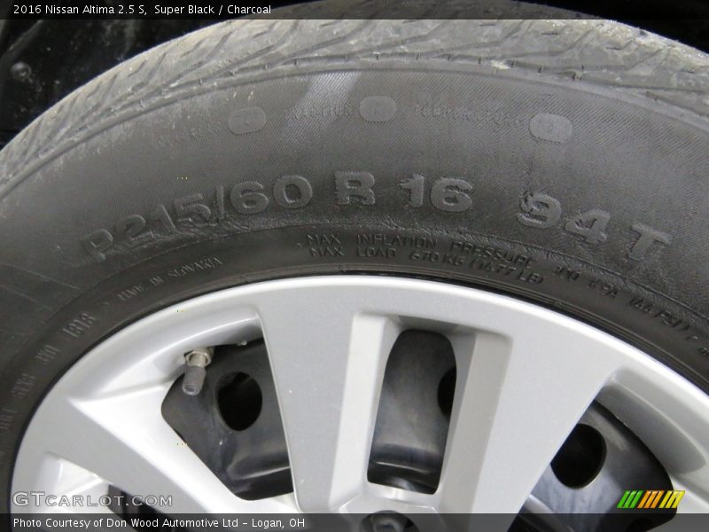 Super Black / Charcoal 2016 Nissan Altima 2.5 S