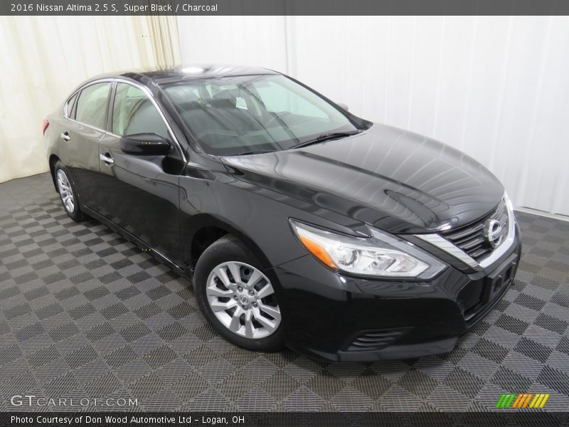 Super Black / Charcoal 2016 Nissan Altima 2.5 S