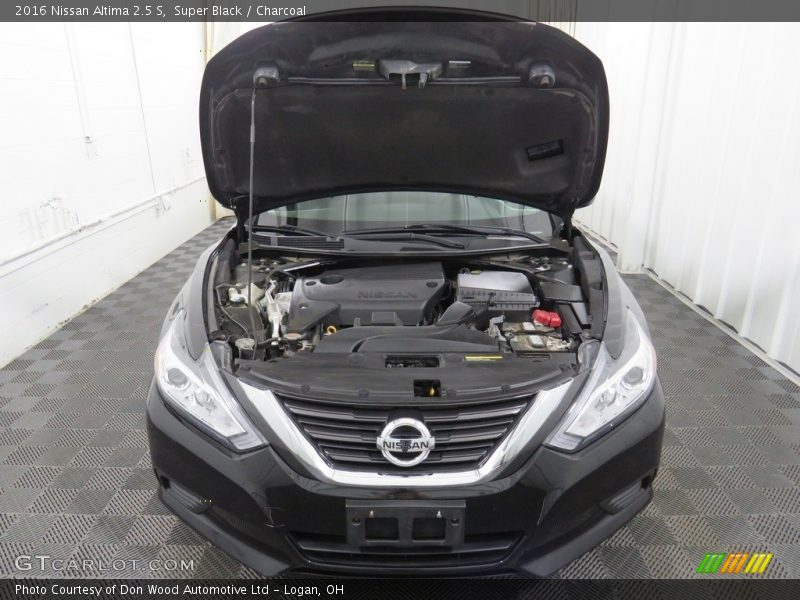 Super Black / Charcoal 2016 Nissan Altima 2.5 S