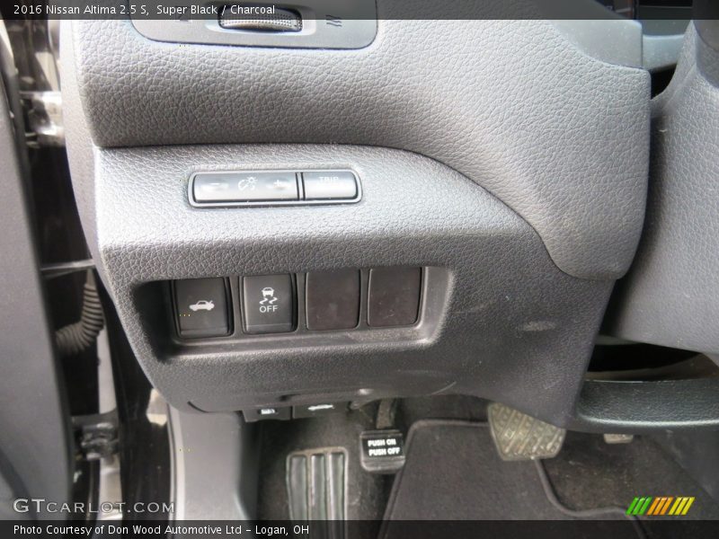 Super Black / Charcoal 2016 Nissan Altima 2.5 S