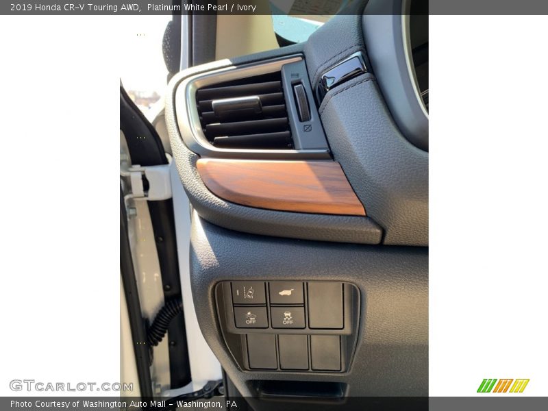 Platinum White Pearl / Ivory 2019 Honda CR-V Touring AWD