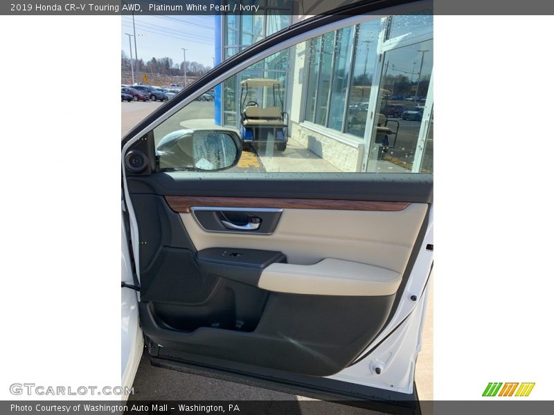 Platinum White Pearl / Ivory 2019 Honda CR-V Touring AWD