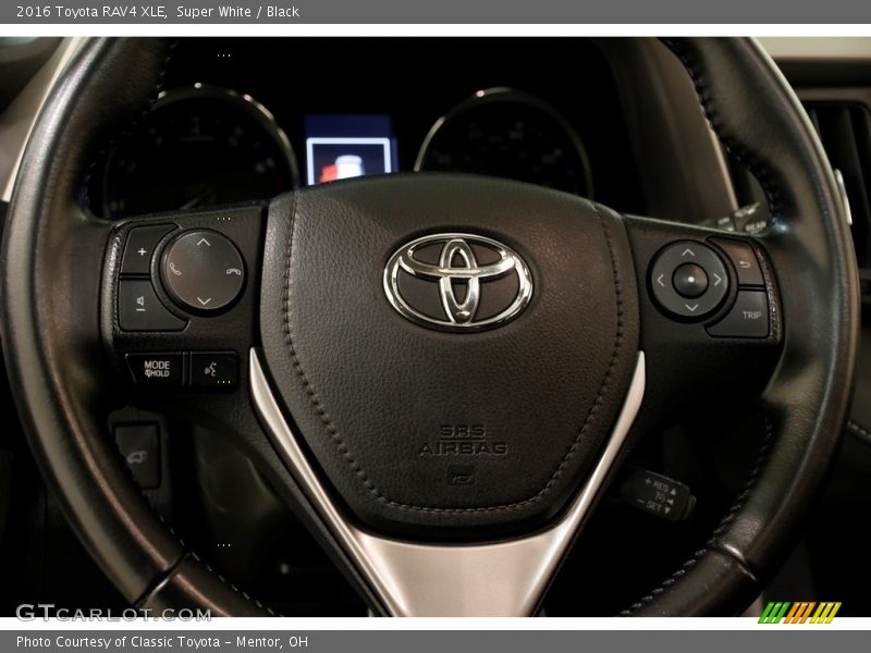 Super White / Black 2016 Toyota RAV4 XLE