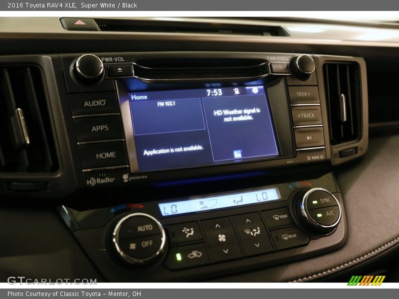 Super White / Black 2016 Toyota RAV4 XLE