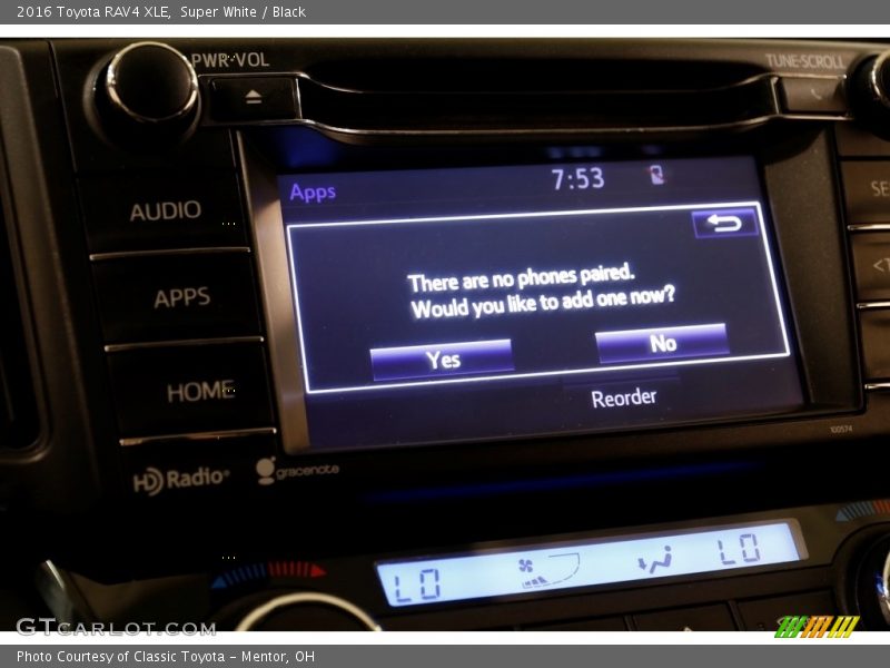 Super White / Black 2016 Toyota RAV4 XLE
