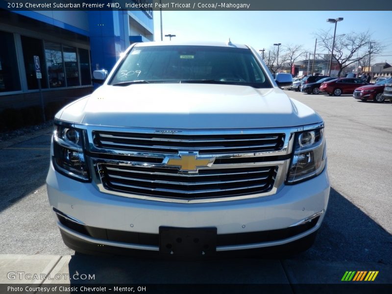 Iridescent Pearl Tricoat / Cocoa/­Mahogany 2019 Chevrolet Suburban Premier 4WD