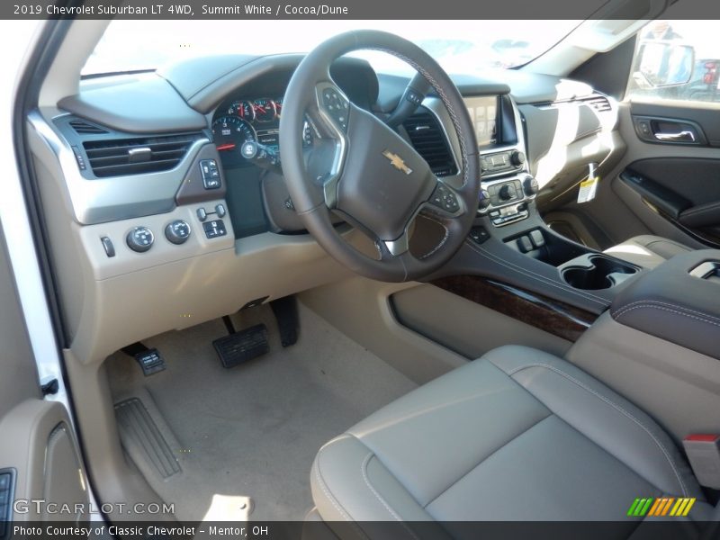 Summit White / Cocoa/Dune 2019 Chevrolet Suburban LT 4WD