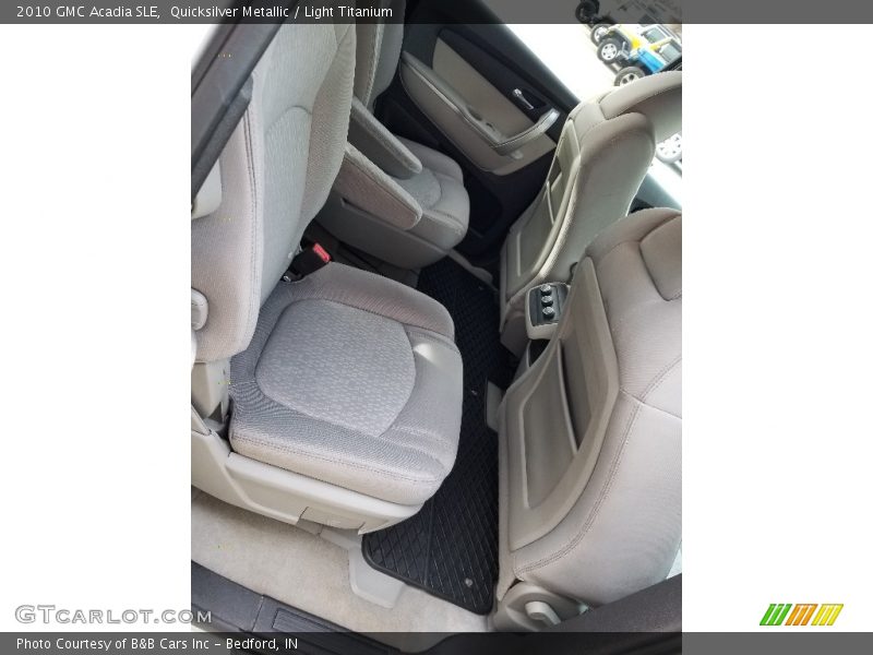 Quicksilver Metallic / Light Titanium 2010 GMC Acadia SLE